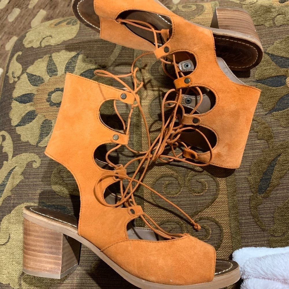 Matisse dark tan heeled shoes